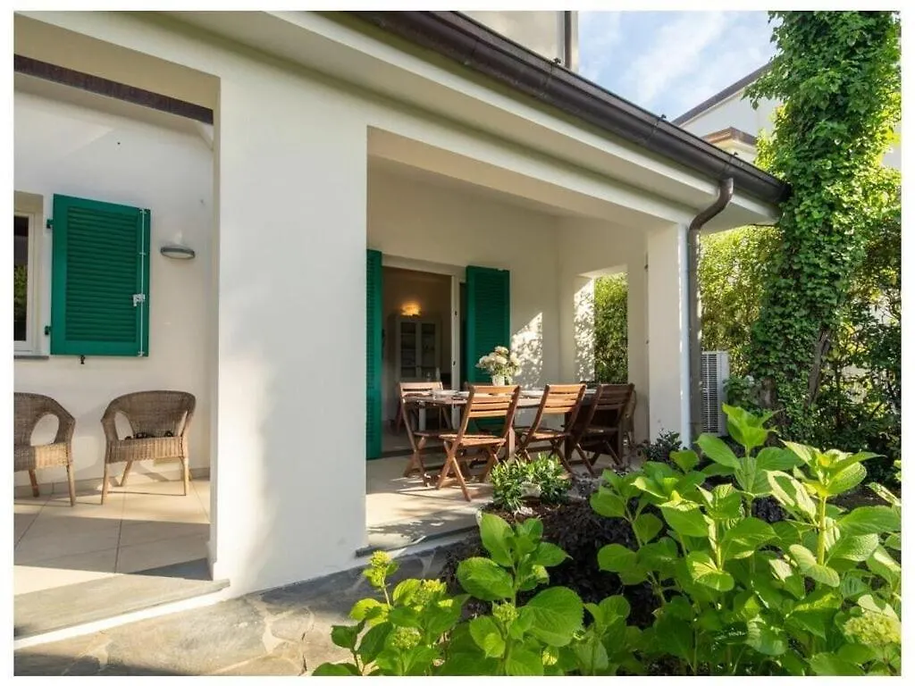 Casina Simonetta Comfortable Holiday Residence Forte dei Marmi Holiday home