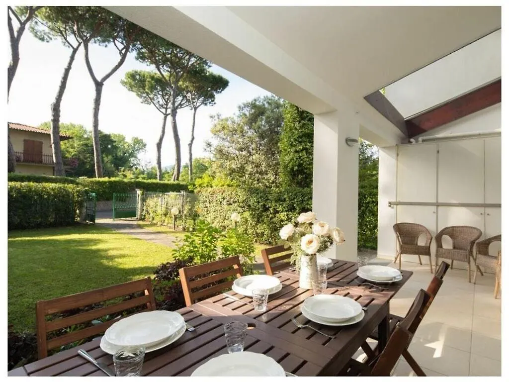 Holiday home Casina Simonetta Comfortable Holiday Residence Forte dei Marmi